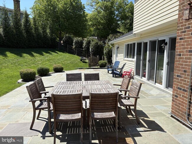 Building Photo - 9926 Tartan Ct