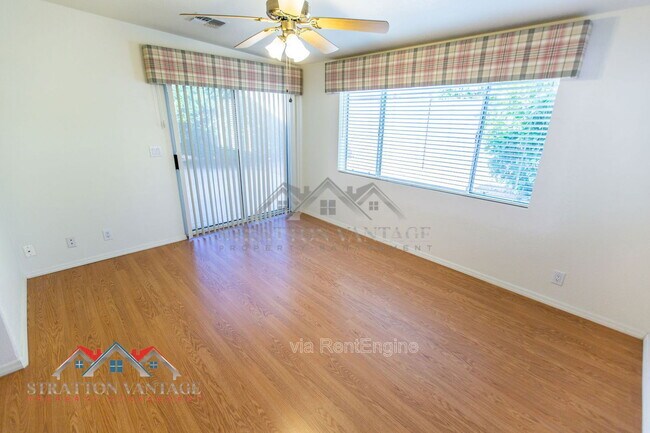 Building Photo - 10864 E Lindner Ave