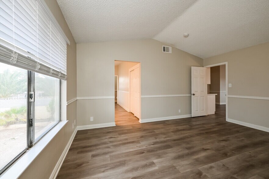 Building Photo - 7462 Puritan Ave
