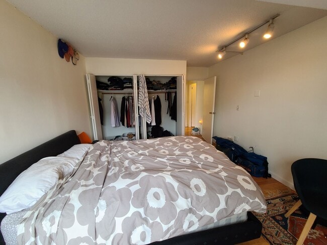 Building Photo - Kenmore Square - Balcony - Pool - Doorman - Garage Parking