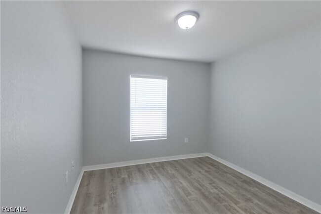 Building Photo - 2227 NW 11th Ct