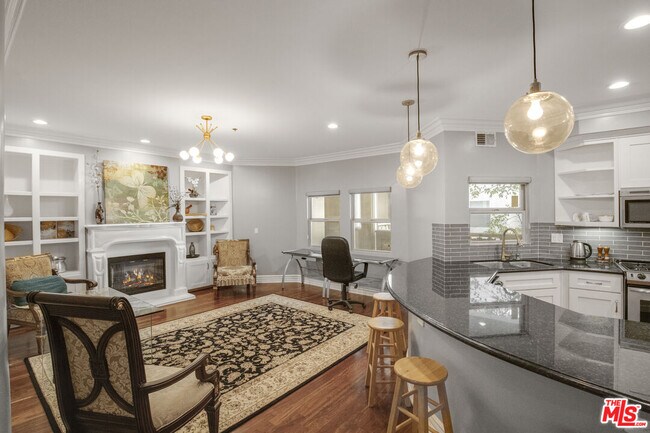 Building Photo - 850 Croft Ave