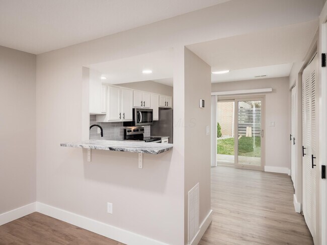 Building Photo - 631 Pebble Pl Dr