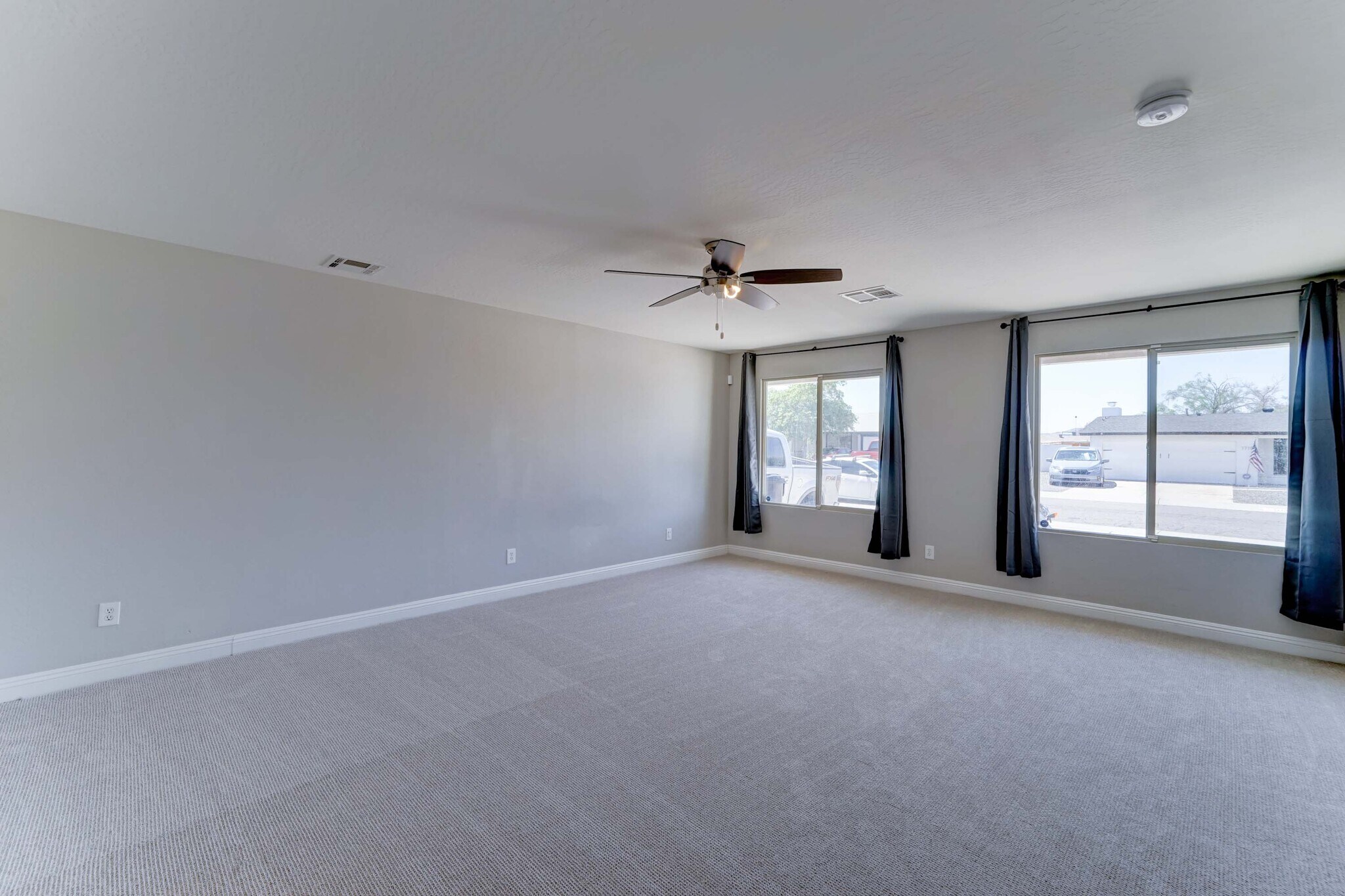 Building Photo - 1716 W Villa Theresa Dr