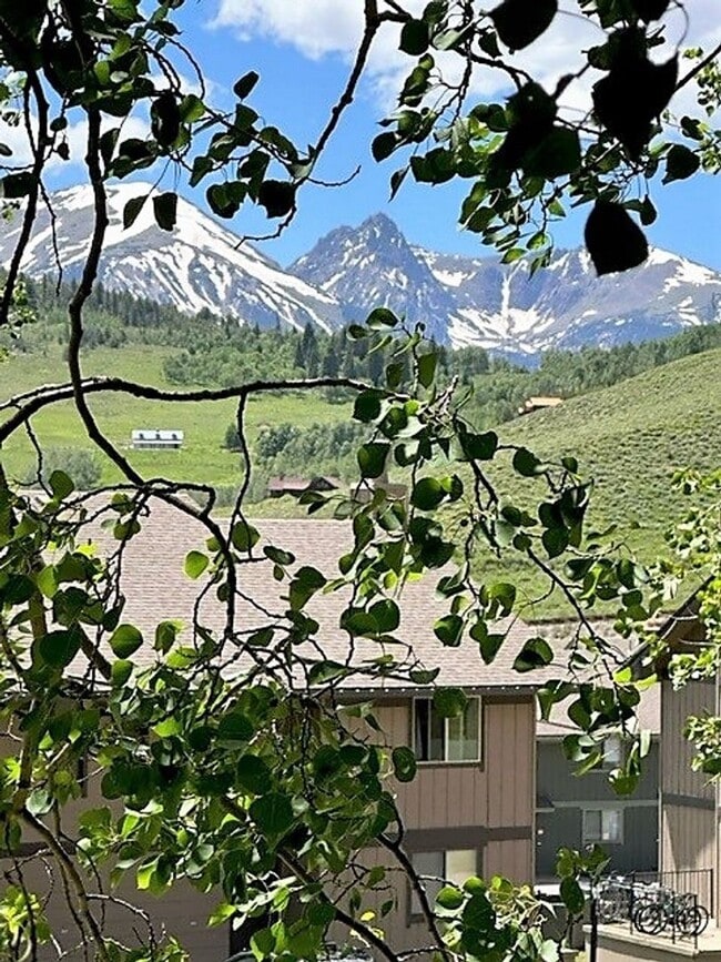Building Photo - Winter Seasonal Rental- Dillon Valley East B 201