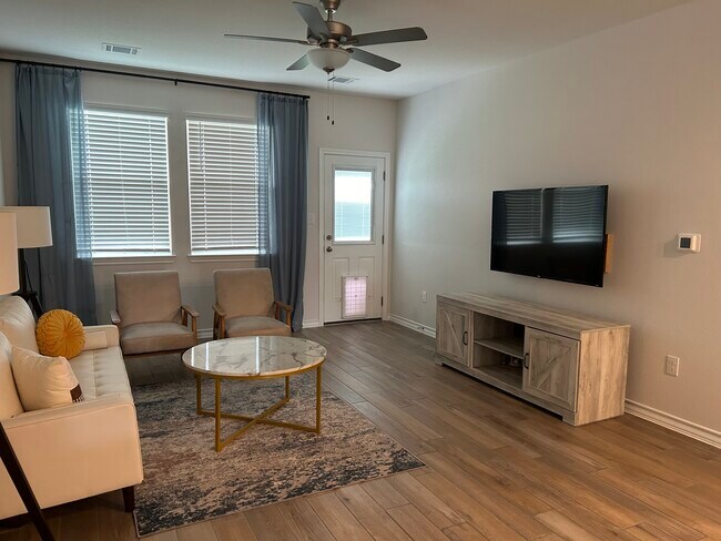 Building Photo - 822 Pepperbark Loop