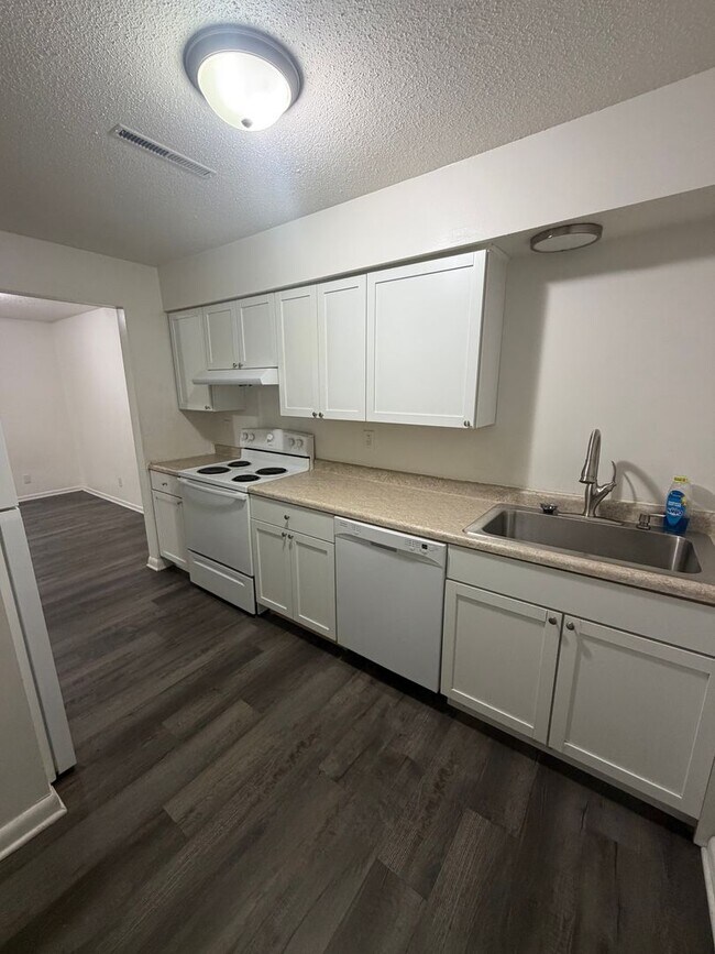 Building Photo - 3401 Blackhawk Rd