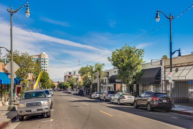 Building Photo - Centre Street Lofts 2 Bed/2Bath