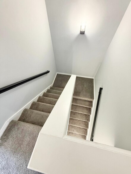 Building Photo - 8335 S 1050 E