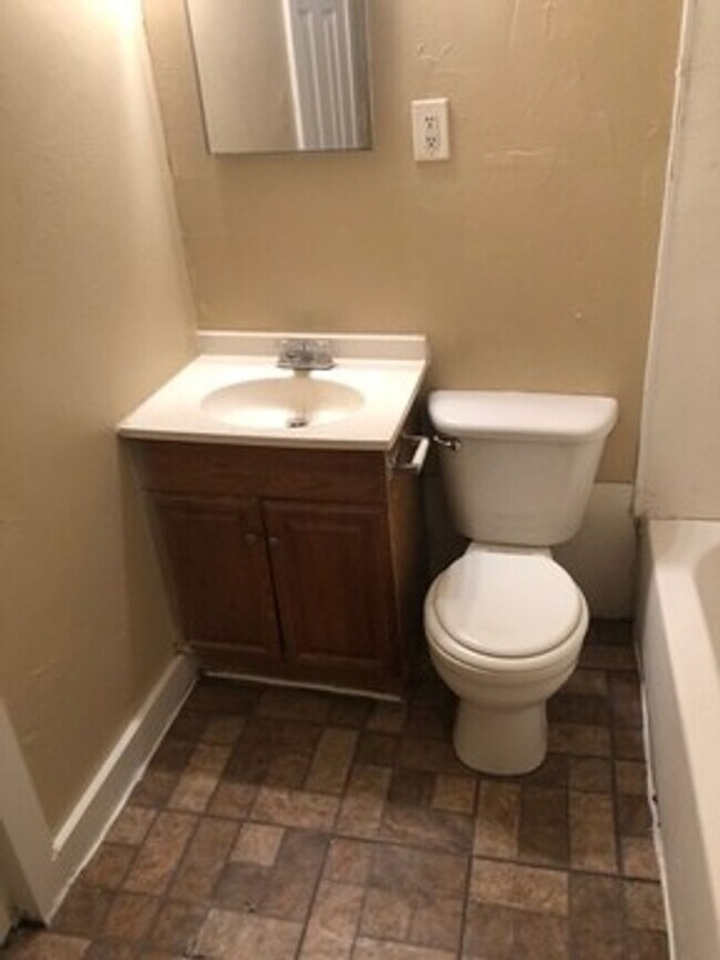 Building Photo - 3431 N Littlejohn Ave