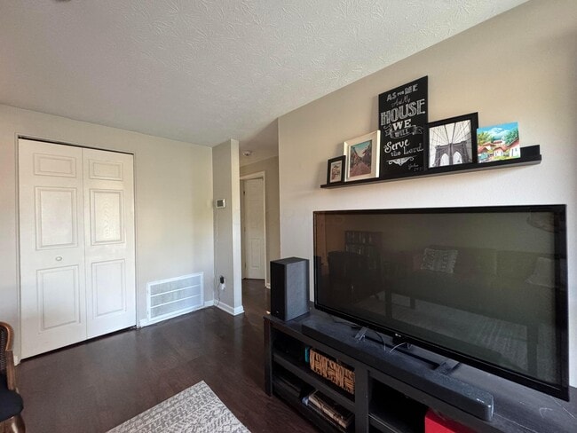 Building Photo - 4057 Clabber Rd