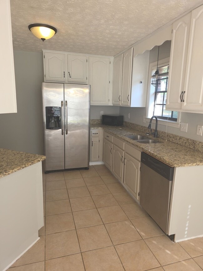 Building Photo - 7136 Breckenridge Dr