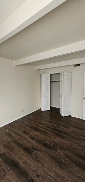 Building Photo - 824 N 70th St