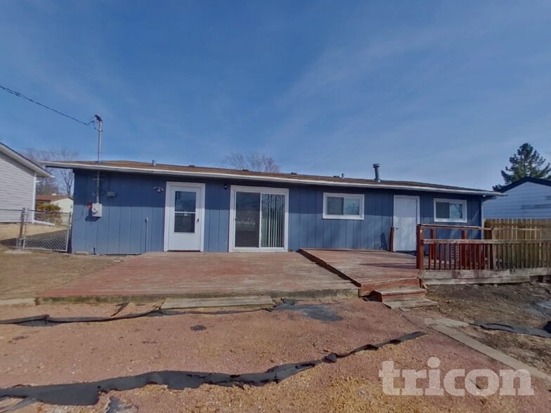Building Photo - 15202 Highland Ave