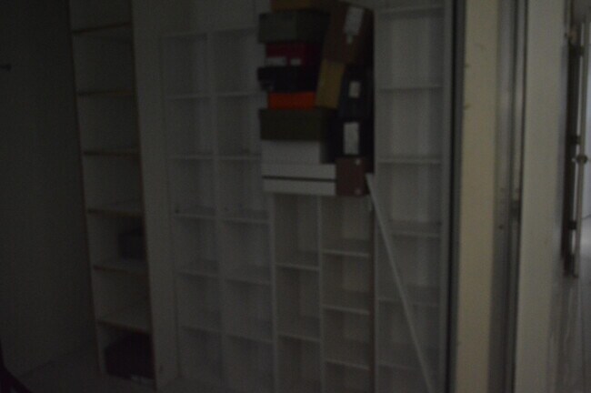 Building Photo - 896 SW 64th Terrace