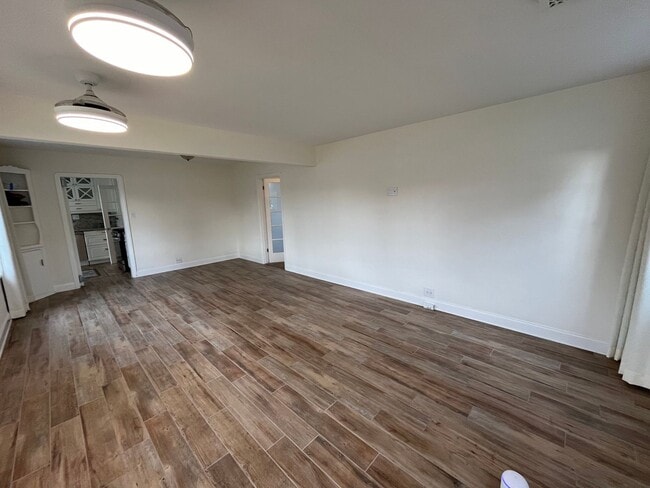 Building Photo - 2 Bedroom 2 Bath Single Family Home in Orange