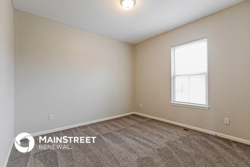 Building Photo - 211 NE Kim Ct
