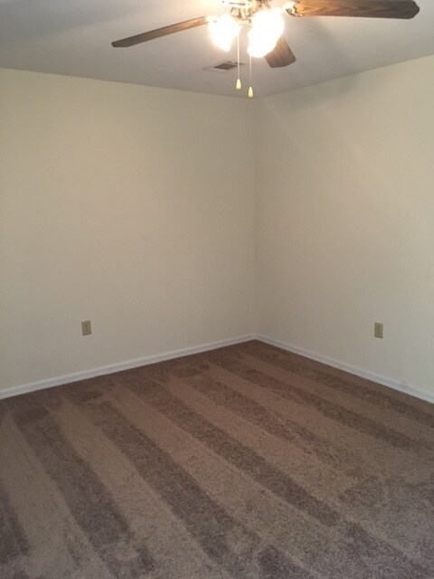 Building Photo - 895 Greenwood Dr