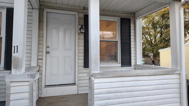 Building Photo - 11 Jackson St