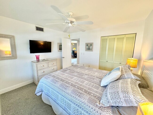Building Photo - ** ABBEY AT BERKSHIRE VILLAGE ** 2 BED / 2...