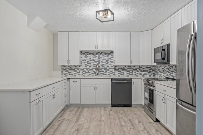 Building Photo - 456 W 2600 N