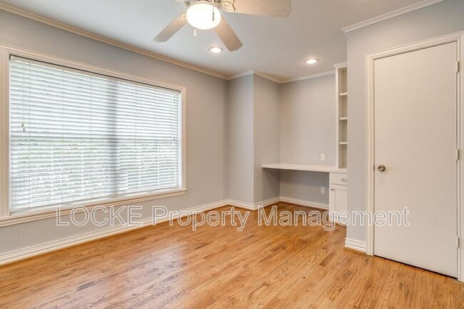 Building Photo - 3528 Rogers Ave