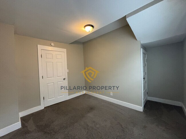 Building Photo - Renovated, 3 Bedroom Near Indy Motor Speedway Home Available NOW!