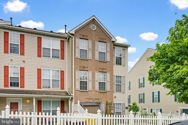 Building Photo - 1806 Watch House Cir N