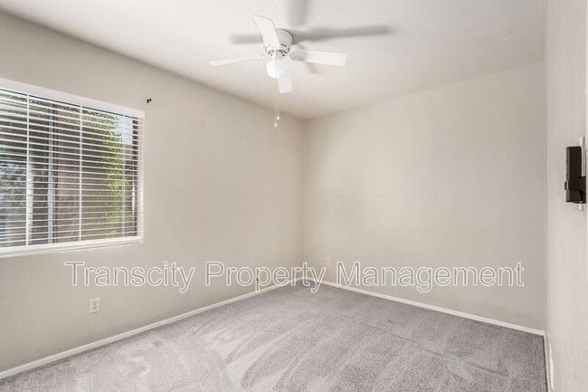 Building Photo - 832 W Laguna Dr