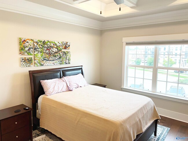 Building Photo - 531 Town Madison Blvd