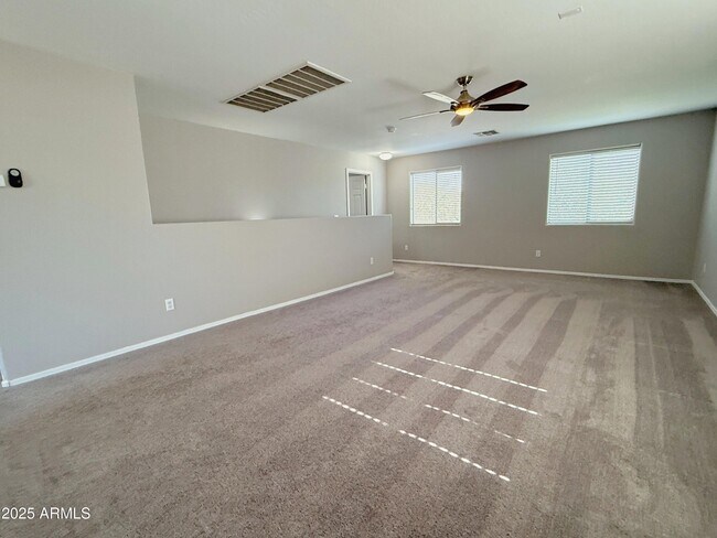 Building Photo - 2528 E Meadow Creek Way