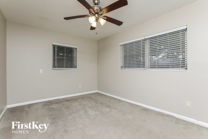 Building Photo - 1381 Viburnum Ln