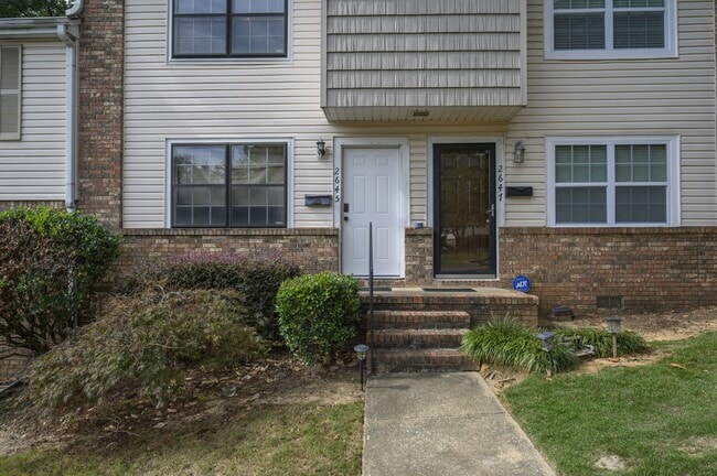 Building Photo - 2645 Southbury Cir