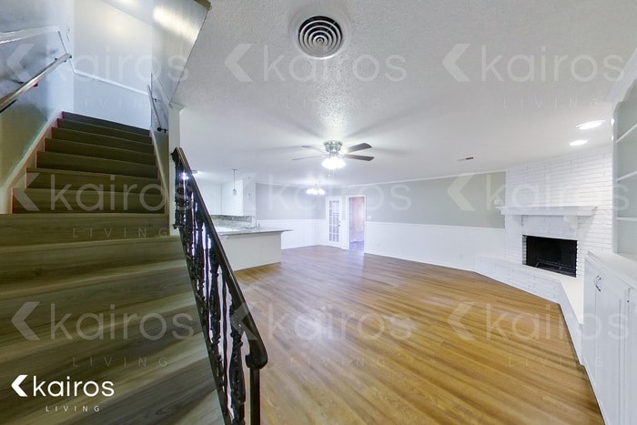 Building Photo - 2813 James Louis Dr