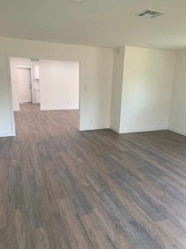 Building Photo - 9105 Feather River Way