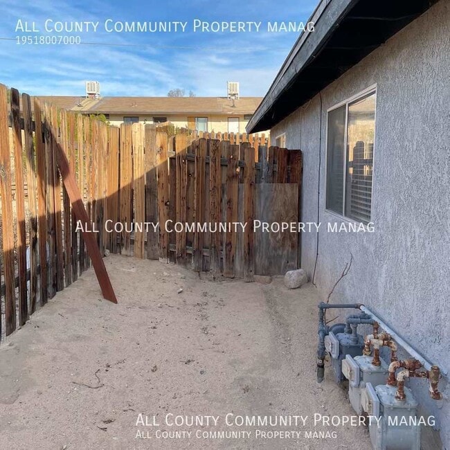 Building Photo - 73856 Sunnyvale Dr
