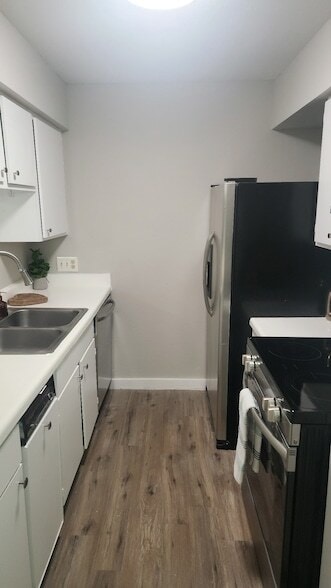 Building Photo - 3025 Walnut Bend Ln