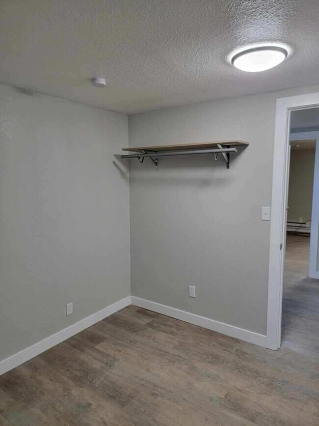 Building Photo - 403 Neyman St