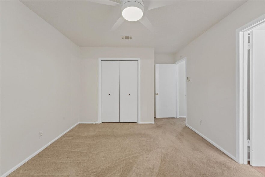 Building Photo - 3229 Oak Timber Dr
