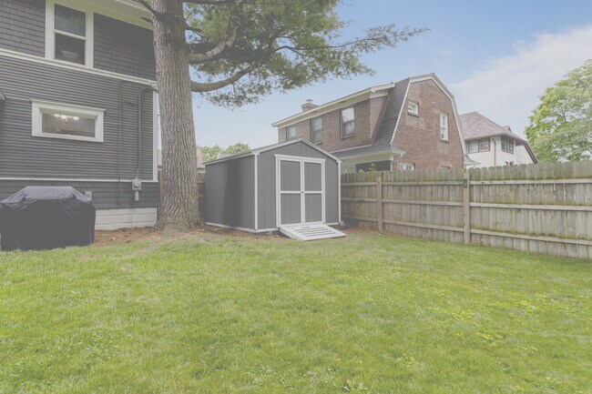 Building Photo - Charming Rental with Large Fenced Yard nea...
