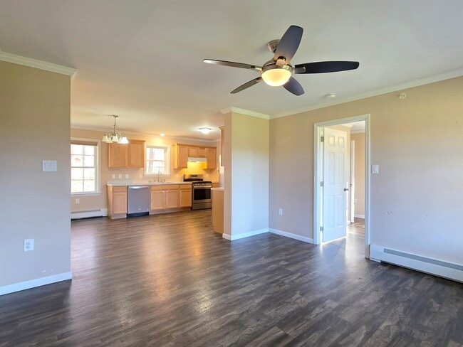 Building Photo - 4 Rock Point Rd