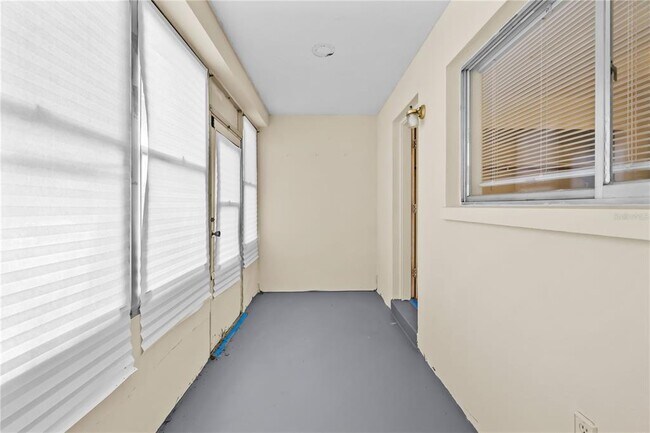 Building Photo - 2353 Shelley St