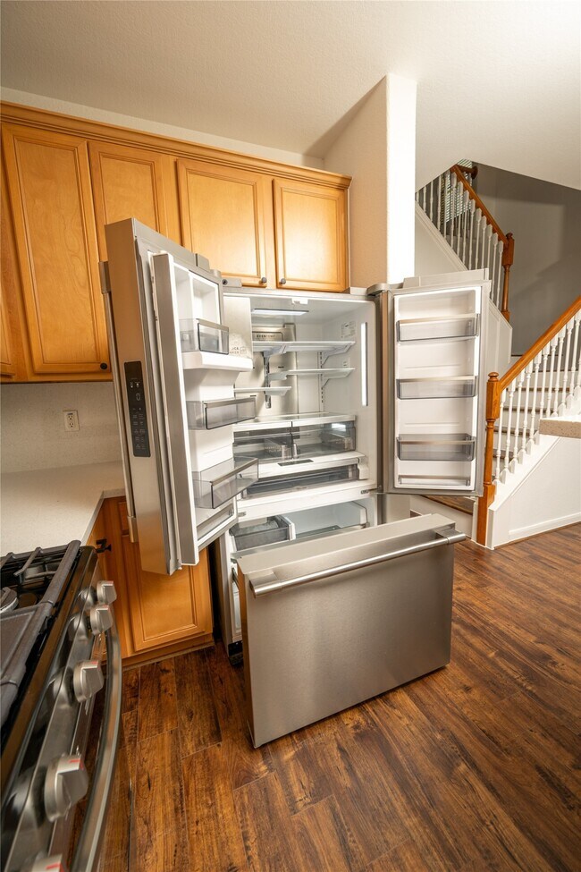 Building Photo - 16026 Limestone Lake Dr