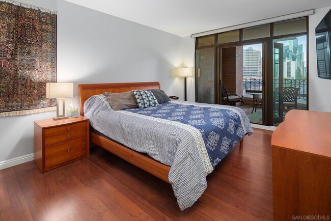 Building Photo - 500 W Harbor Dr