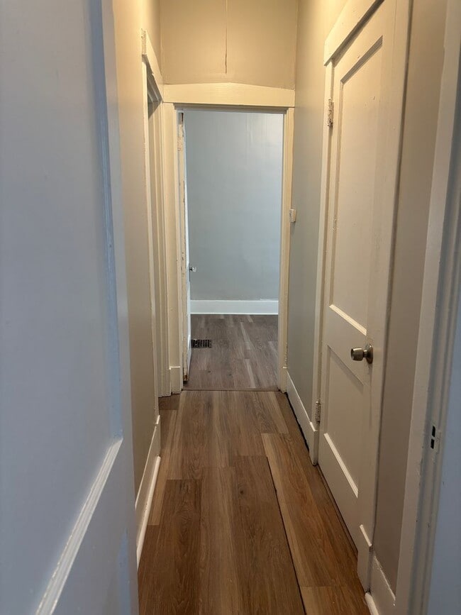 Building Photo - Charming 3BR/1BA Home with Modern Updates ...