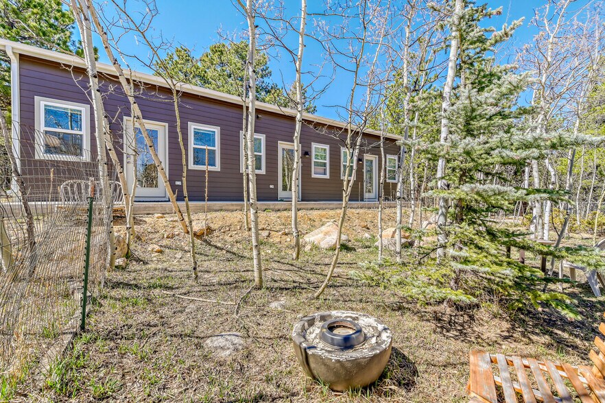 Building Photo - 196 S Caribou St