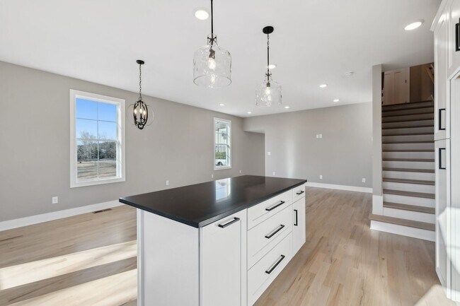 Building Photo - 2111 Chadwell Retreat Dr