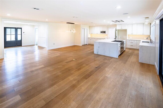 Building Photo - 4504 Greenbriar Ct