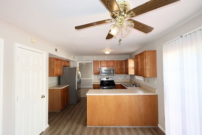 Building Photo - 1100 Lorieville Ln