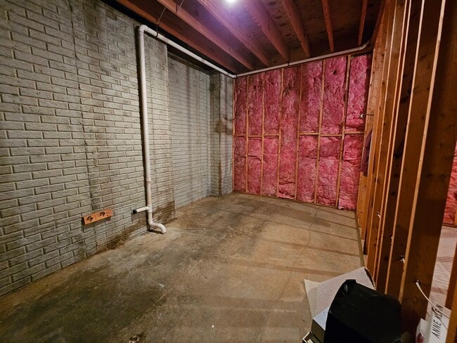 Building Photo - 602 Mockingbird Way